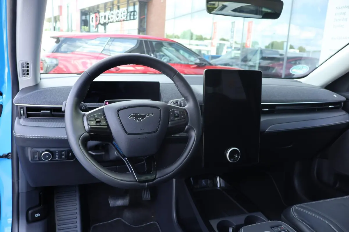 Standard RWD 73 kWh | Panorama | Adaptive Cruise | B&O | Memory | Trekhaak | 360 Camera | Stoel/Stuurverwarming | Elektrische Achterklep |