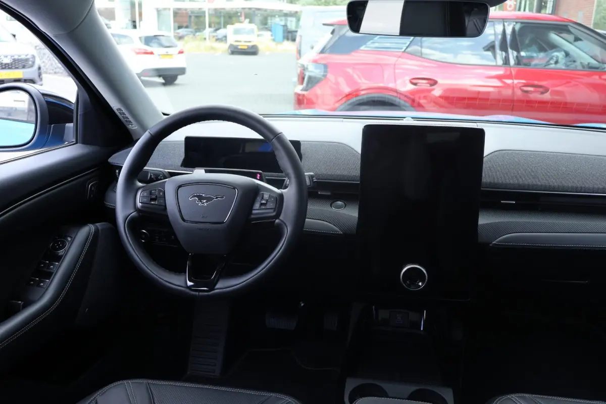 Standard RWD 73 kWh | Panorama | Adaptive Cruise | B&O | Memory | Trekhaak | 360 Camera | Stoel/Stuurverwarming | Elektrische Achterklep |