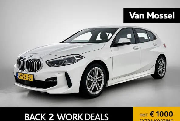 118i High Executive | M PAKKET | SFEERVERLICHTING | PARKEERSENSOREN | STOELVERWARMING | CRUISE CONTROL | CLIMATE CONTROL | DRIVING MODES | LED VERLICHTING | LICHTMETALEN VELGEN | DAB RADIO |