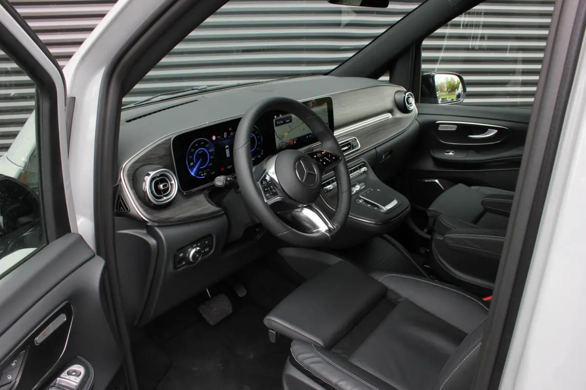 300 AMG L2 90 kWh 2X ELEK.SCHUIFDEUREN / MULTIEBEAM / 360 CAMERA / 7-PERSOONS / BURMESTER / FULL / NEW MODEL