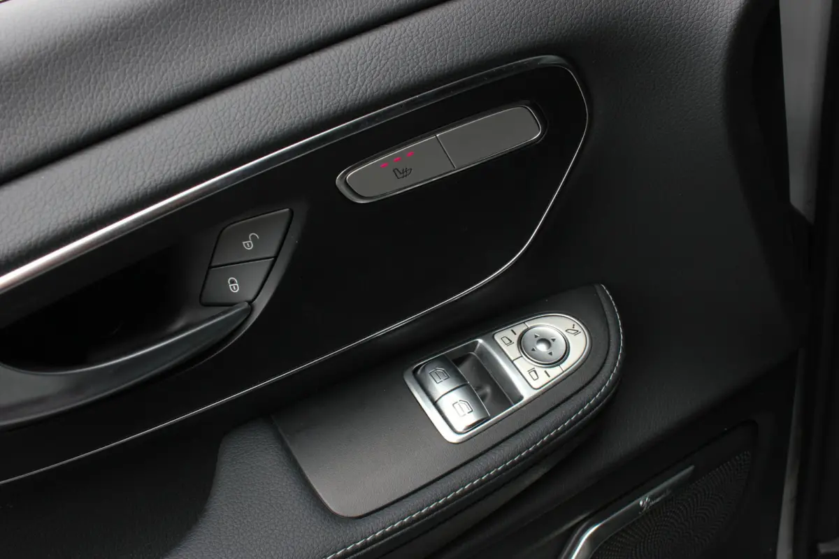300 AMG L2 90 kWh 2X ELEK.SCHUIFDEUREN / MULTIEBEAM / 360 CAMERA / 7-PERSOONS / BURMESTER / FULL / NEW MODEL
