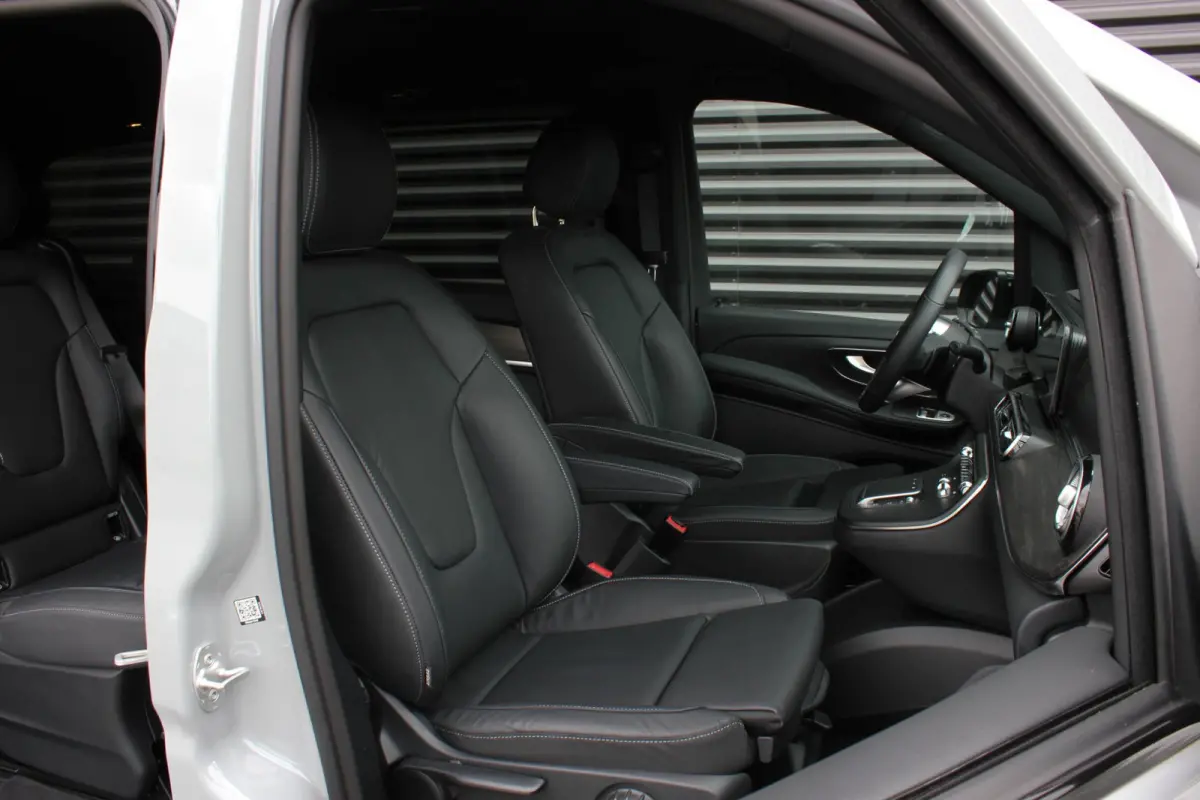 300 AMG L2 90 kWh 2X ELEK.SCHUIFDEUREN / MULTIEBEAM / 360 CAMERA / 7-PERSOONS / BURMESTER / FULL / NEW MODEL