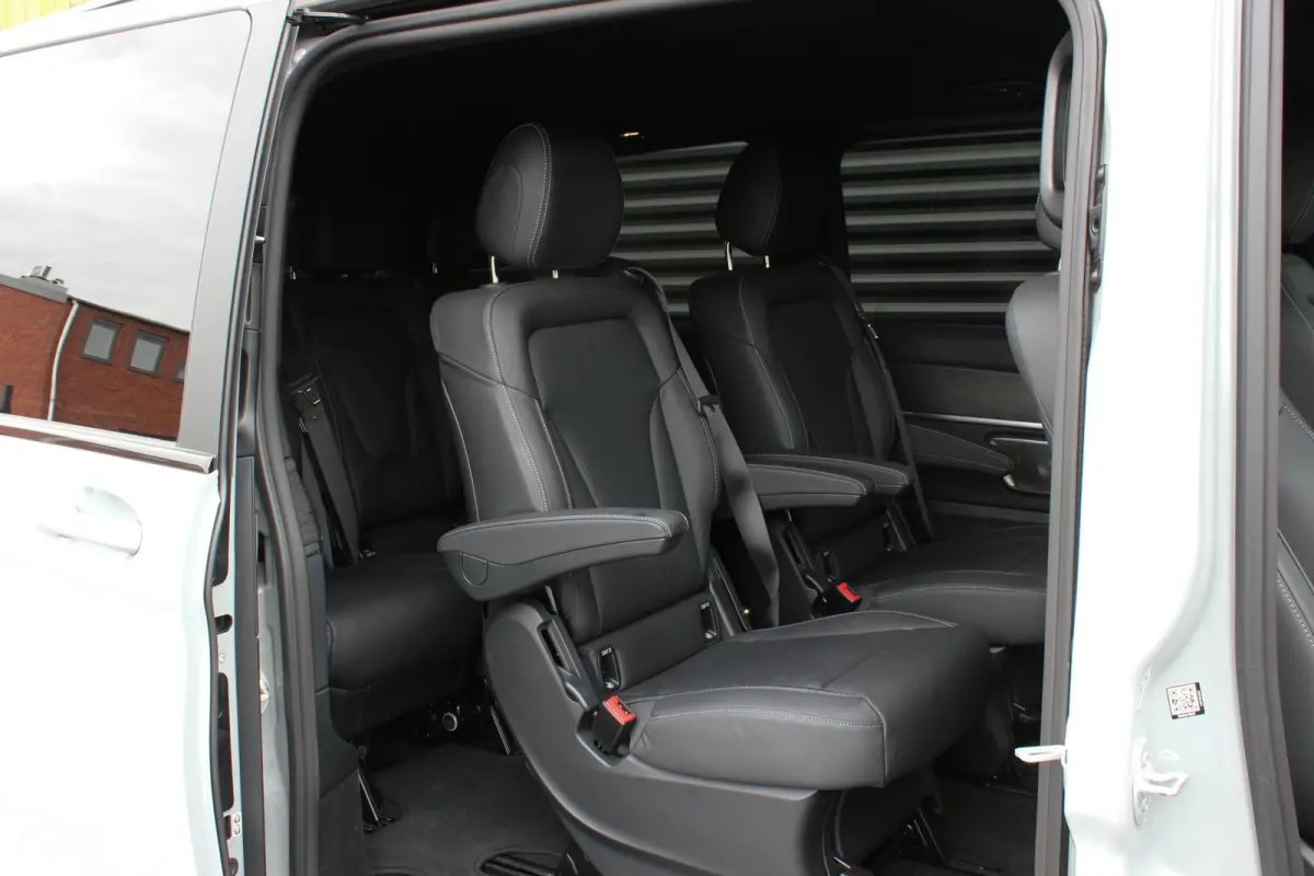 300 AMG L2 90 kWh 2X ELEK.SCHUIFDEUREN / MULTIEBEAM / 360 CAMERA / 7-PERSOONS / BURMESTER / FULL / NEW MODEL