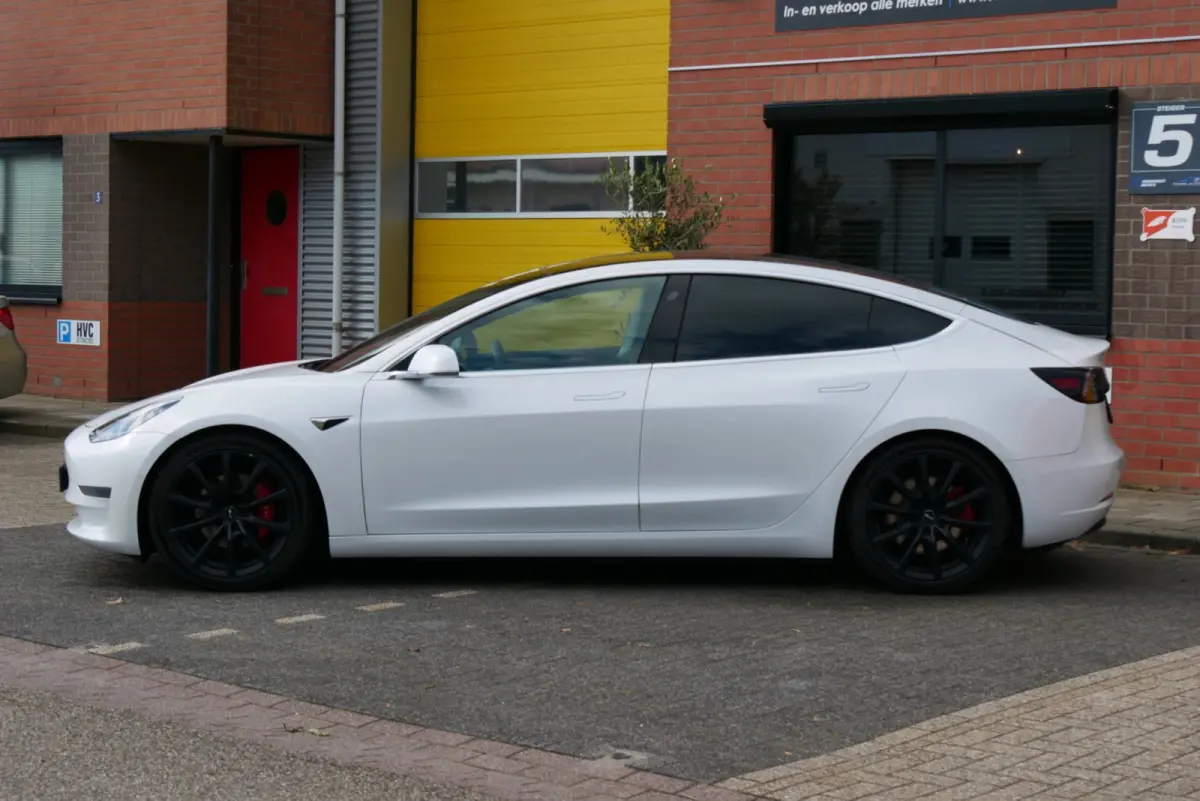 Performance AWD.pb1n. 75 kWh pano. org ned. 62dkm.nieuwstaat