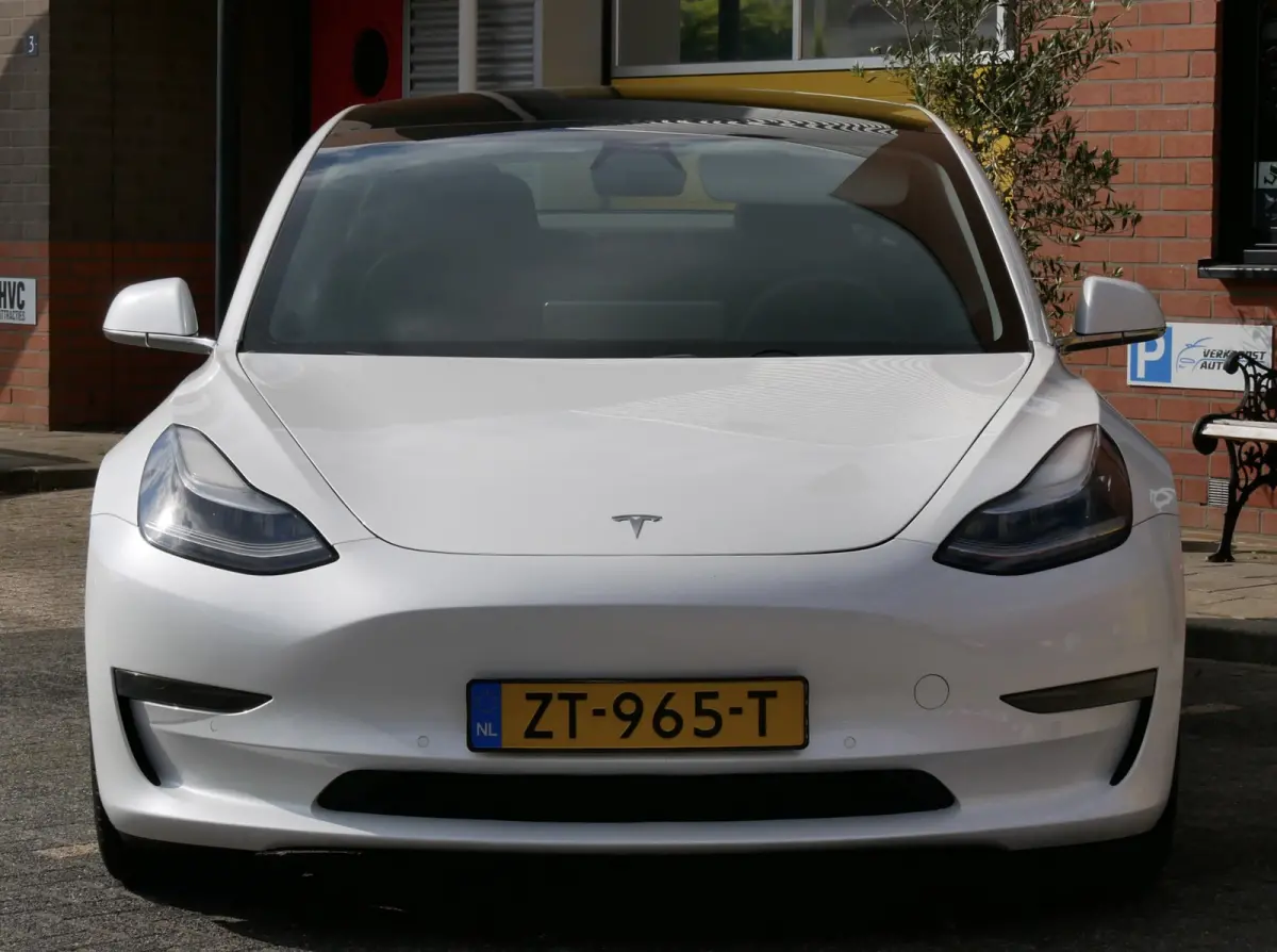 Performance AWD.pb1n. 75 kWh pano. org ned. 62dkm.nieuwstaat