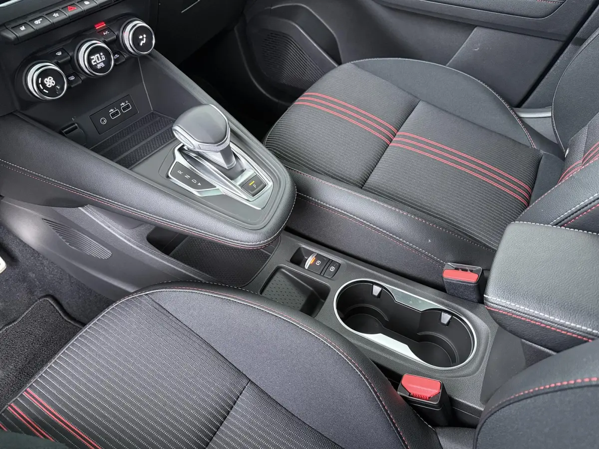R.S. line mild hybrid 160 EDC | Adapt. Cruise | Schuif-/kanteldak | Stoel-, Stuur- & Voorruitverw. |