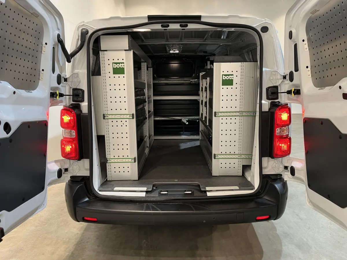 2.0 CDTI L3H1 180 PK Automaat / Servicebus / Bott Inrichting / Euro 6  / Airco / CarPlay / Cruise Control / PDC / Navigatie / 3-Zits / 42.600 KM !!