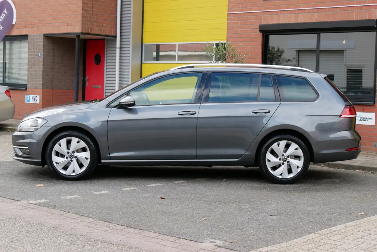 1.0 TSI Highline. massage. stoelverw. sportstoelen.