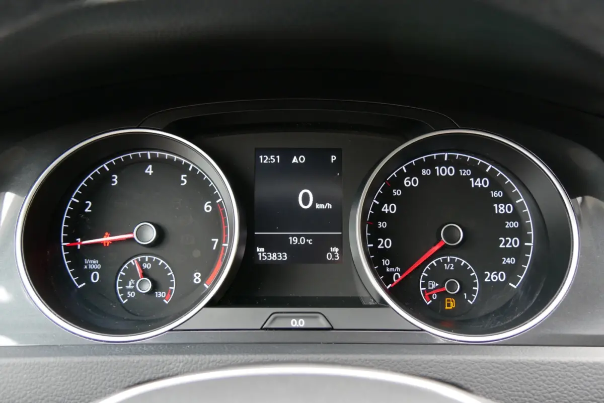 1.0 TSI Highline. massage. stoelverw. sportstoelen.
