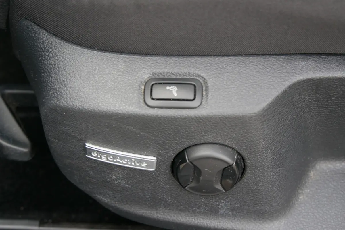 1.0 TSI Highline. massage. stoelverw. sportstoelen.
