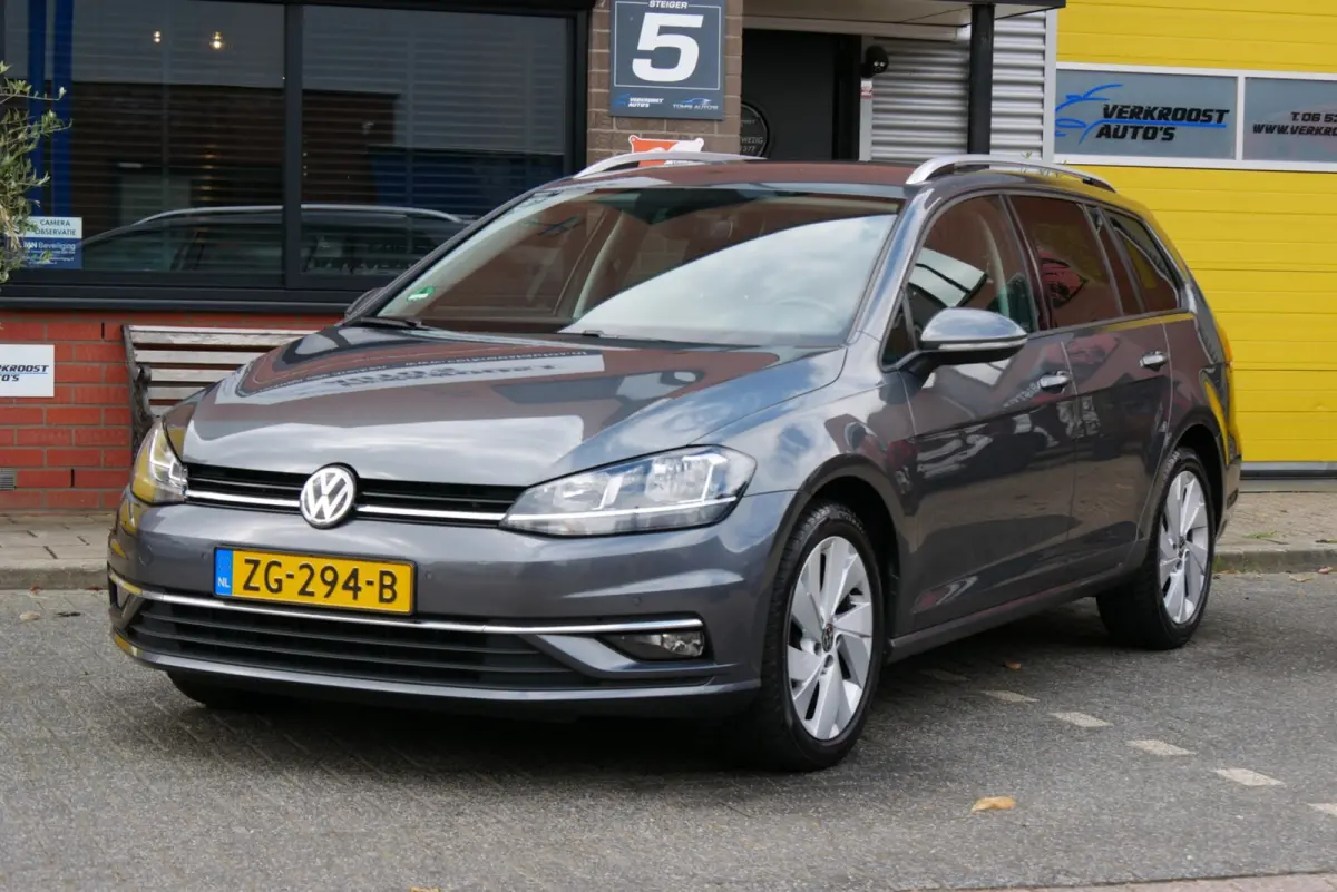 1.0 TSI Highline. massage. stoelverw. sportstoelen.