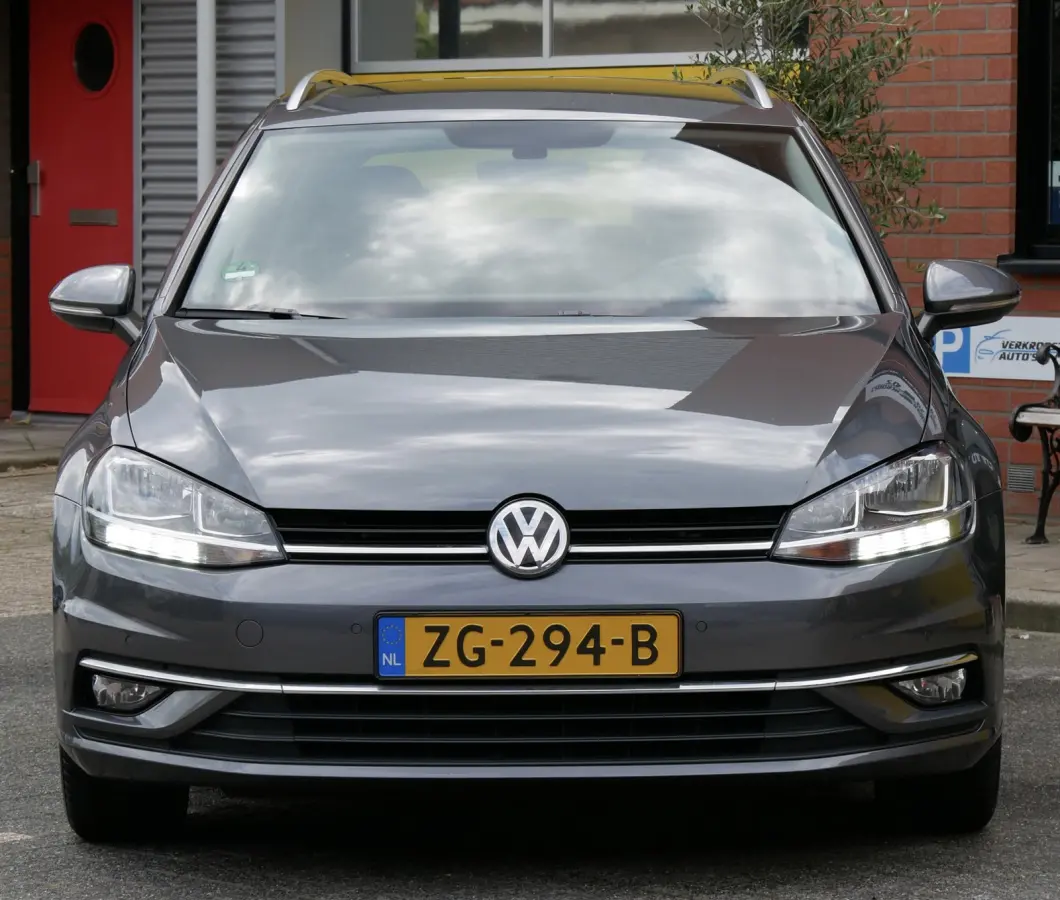1.0 TSI Highline. massage. stoelverw. sportstoelen.