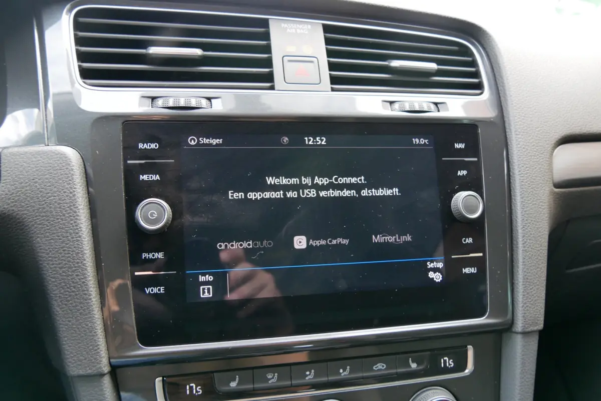 1.0 TSI Highline. massage. stoelverw. sportstoelen.