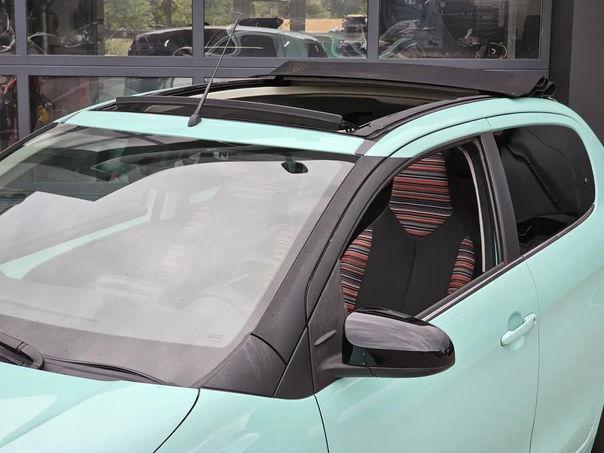 1.0 VTi Airscape Shine | Cabrio | Automaat | Airco | Camera | Connecting Box | Elektro pakket | Zwarte grill |