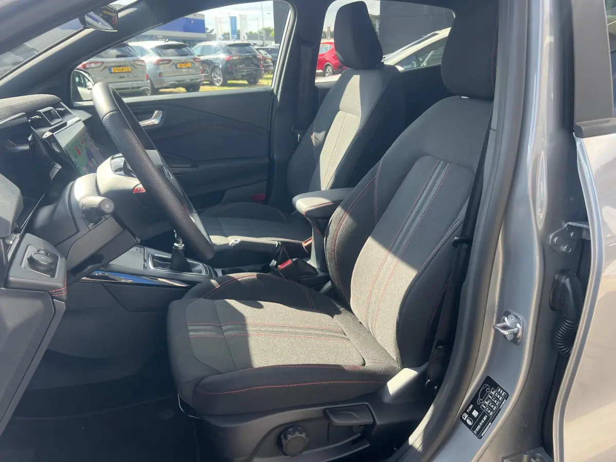 1.0 EcoBoost ST-Line | Black Package | Camera | Stoel/stuur voorruitverwarming | Cruise Control | Parkeersensoren V+A | Navigatie | 18-Inch