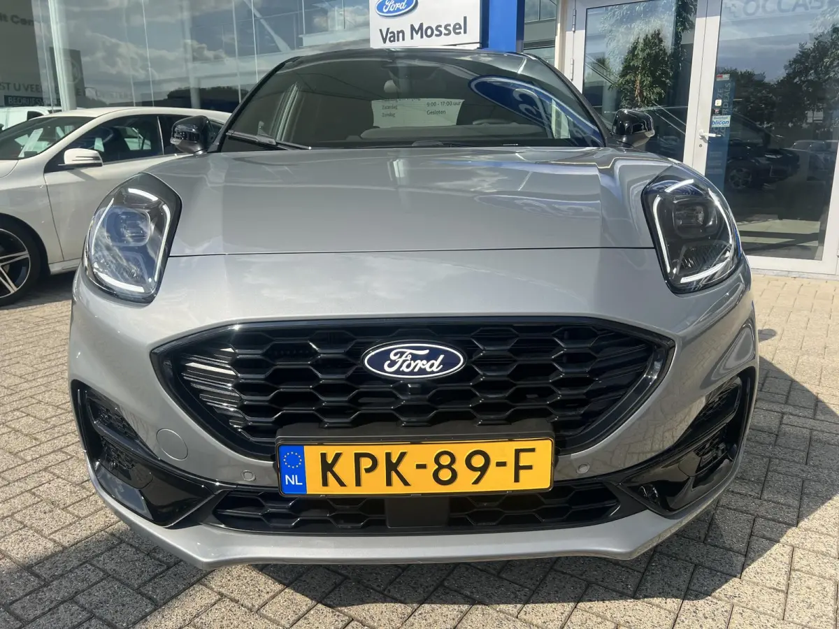 1.0 EcoBoost ST-Line | Black Package | Camera | Stoel/stuur voorruitverwarming | Cruise Control | Parkeersensoren V+A | Navigatie | 18-Inch