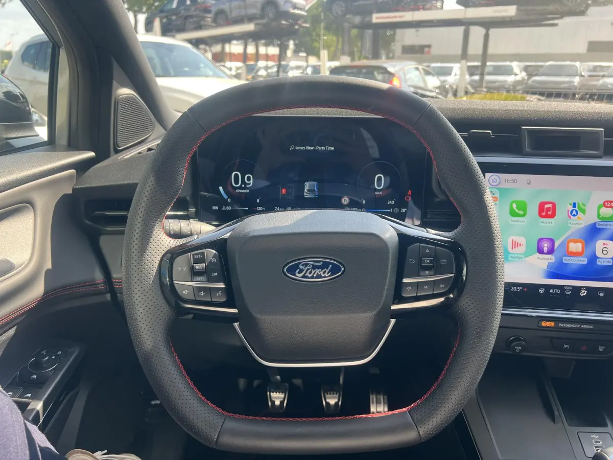 1.0 EcoBoost ST-Line | Black Package | Camera | Stoel/stuur voorruitverwarming | Cruise Control | Parkeersensoren V+A | Navigatie | 18-Inch