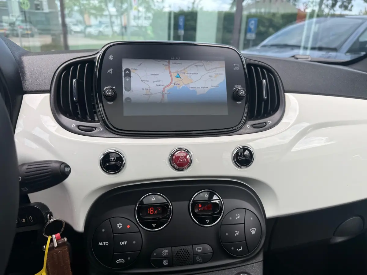 1.0 Hybrid Dolcevita - Navi - Climate - Panodak - Parkeerhhulp - Lage stand