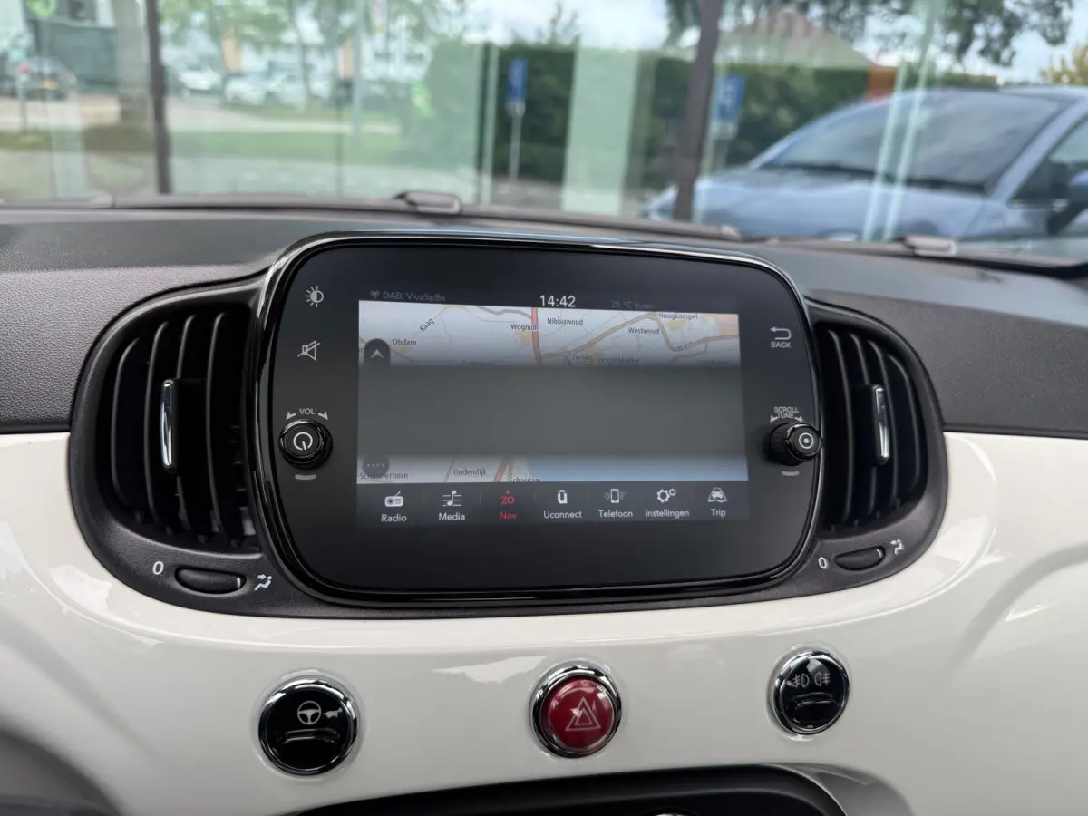 1.0 Hybrid Dolcevita - Navi - Climate - Panodak - Parkeerhhulp - Lage stand