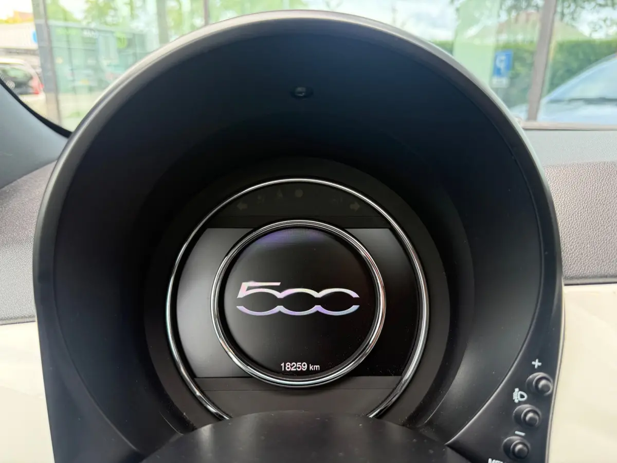 1.0 Hybrid Dolcevita - Navi - Climate - Panodak - Parkeerhhulp - Lage stand