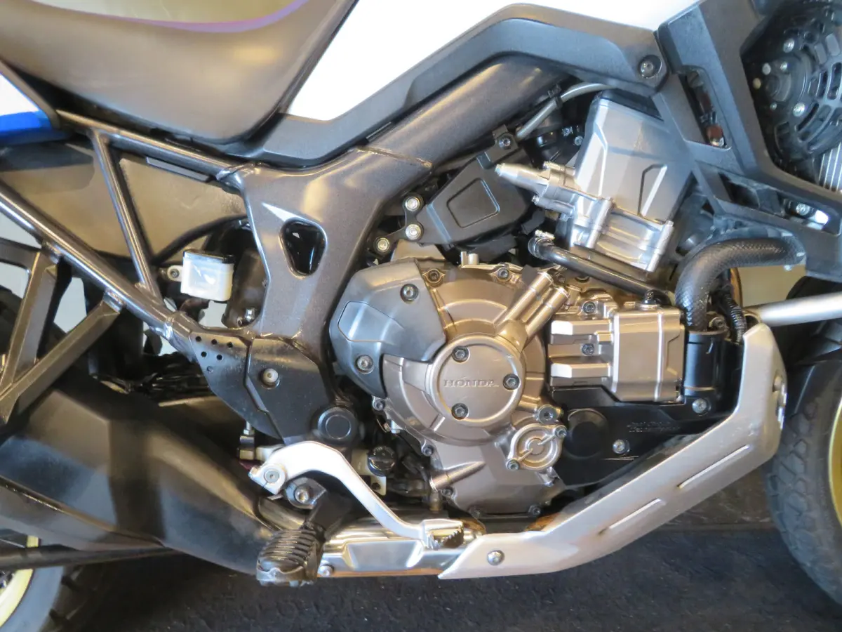 CRF 1000 AFRICA TWIN DCT KM-VRETER!