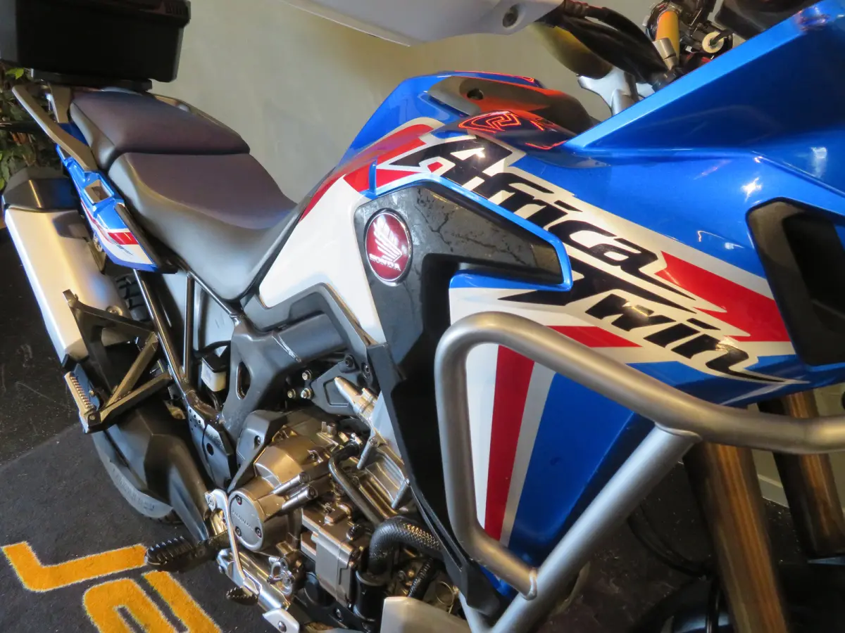 CRF 1000 AFRICA TWIN DCT KM-VRETER!