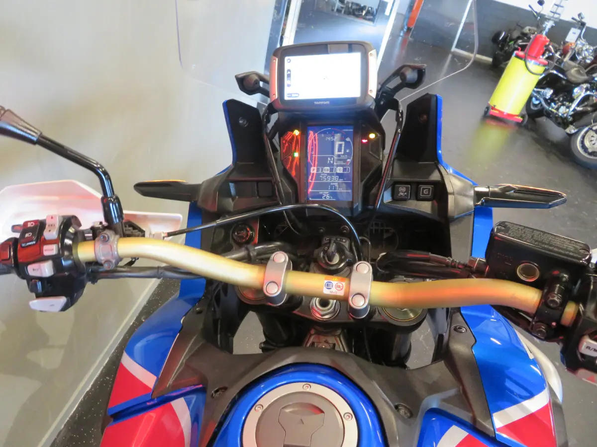 CRF 1000 AFRICA TWIN DCT KM-VRETER!