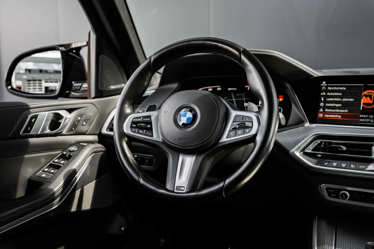 xDrive45e High Executive | Harman Kardon | Luchtvering | Head-Up | Dodehoek | Leer |
