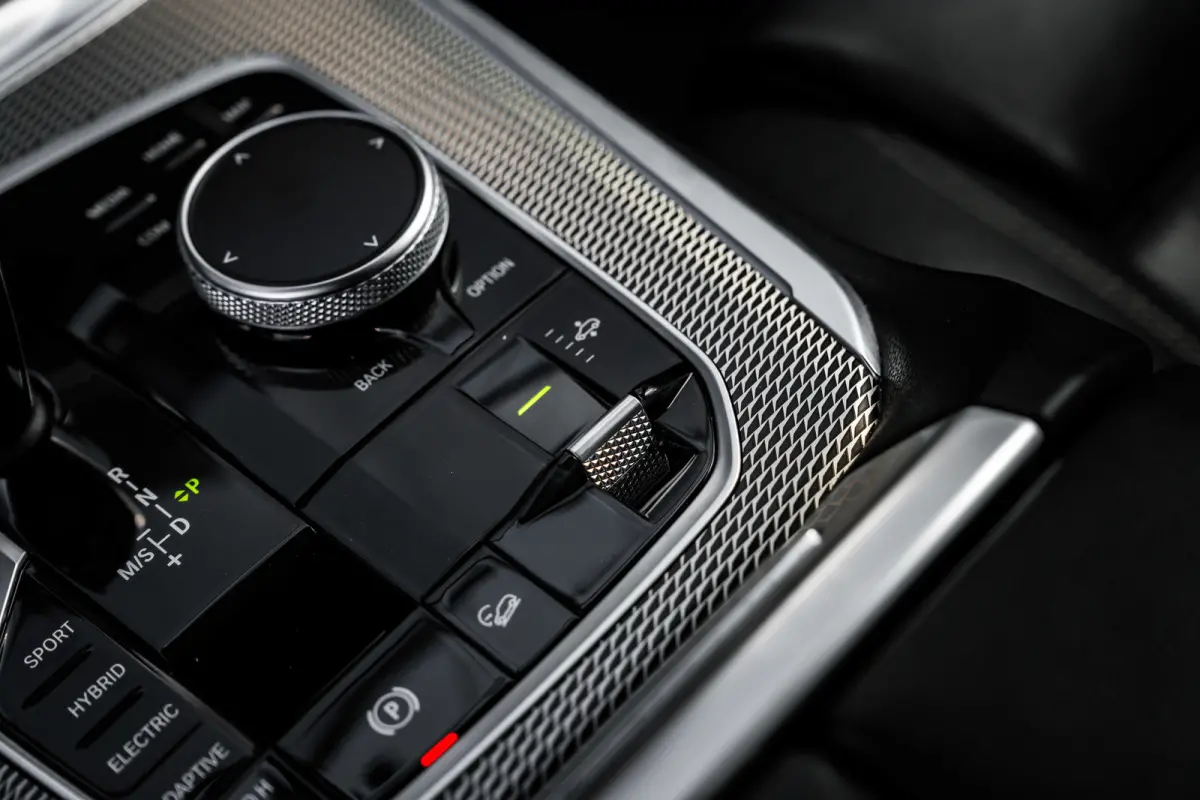 xDrive45e High Executive | Harman Kardon | Luchtvering | Head-Up | Dodehoek | Leer |