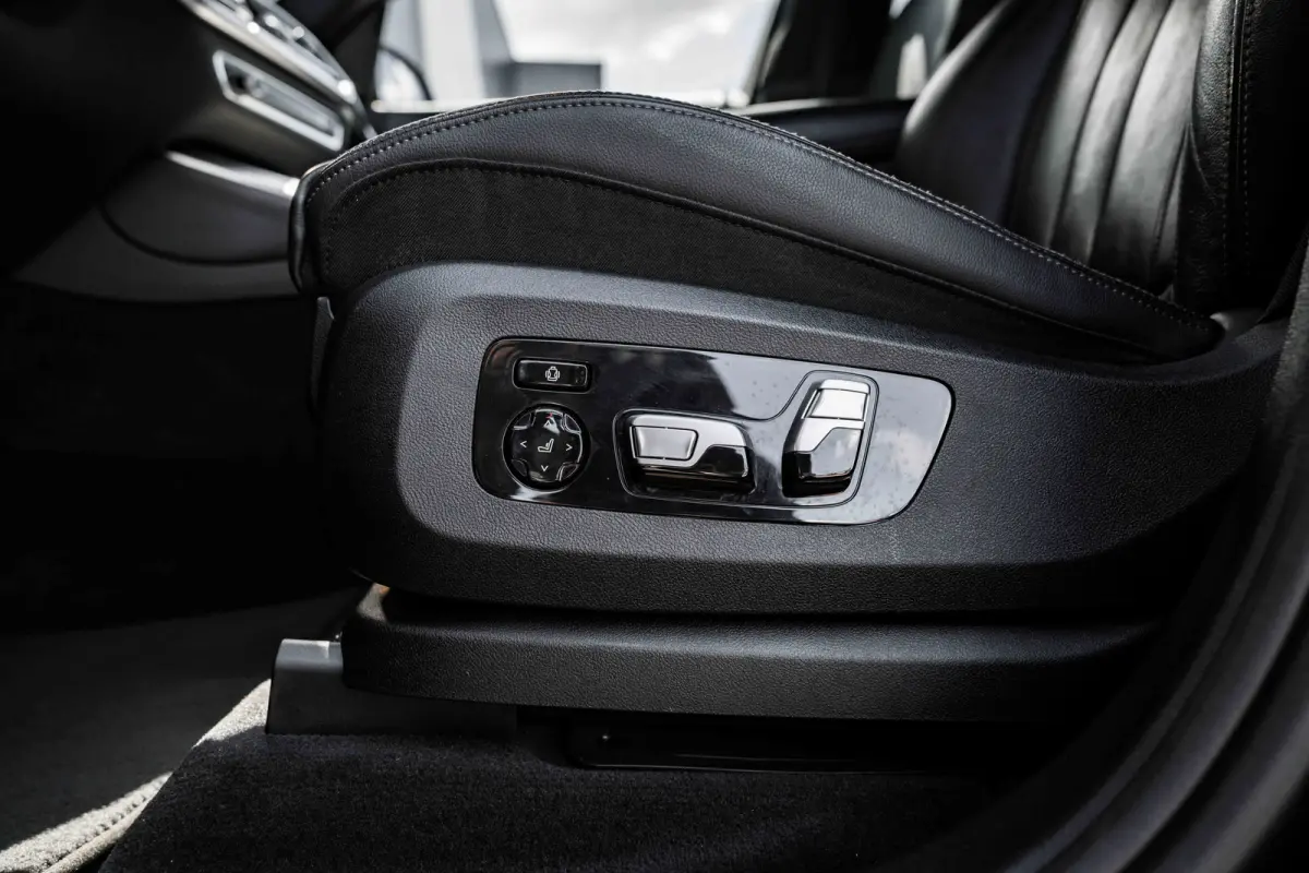 xDrive45e High Executive | Harman Kardon | Luchtvering | Head-Up | Dodehoek | Leer |