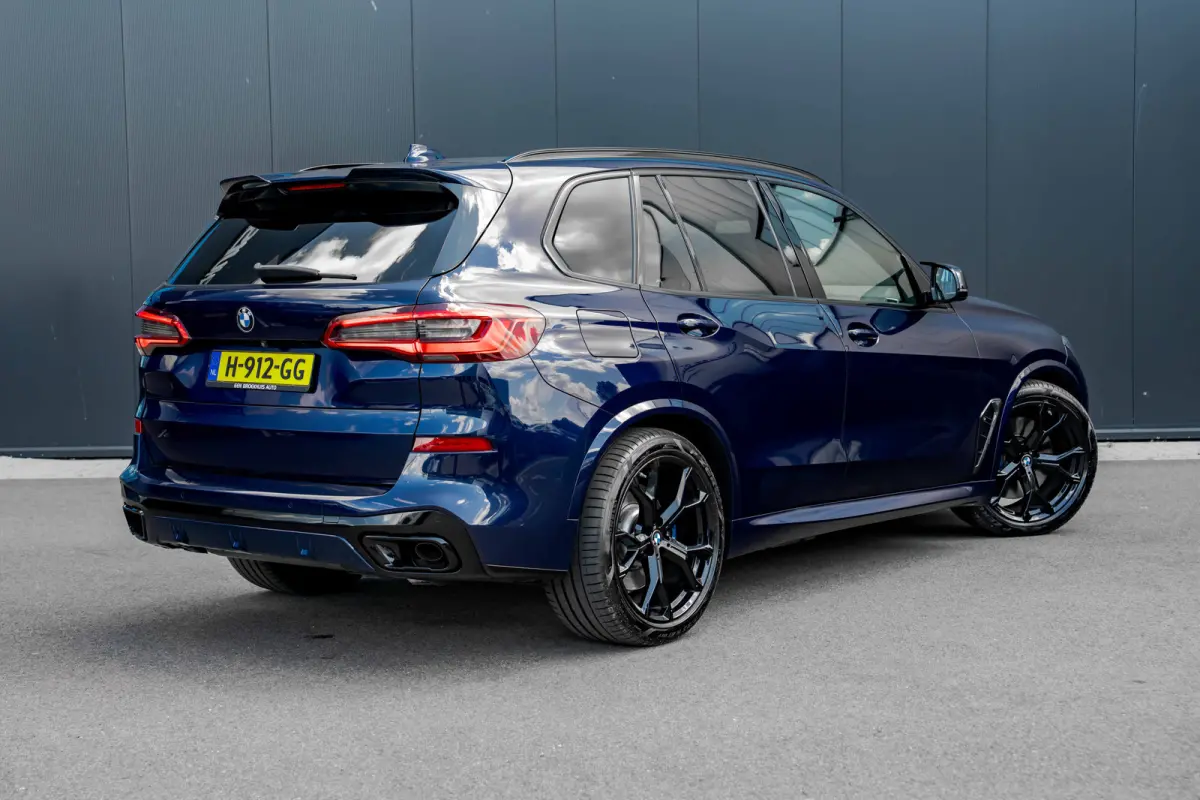xDrive45e High Executive | Harman Kardon | Luchtvering | Head-Up | Dodehoek | Leer |