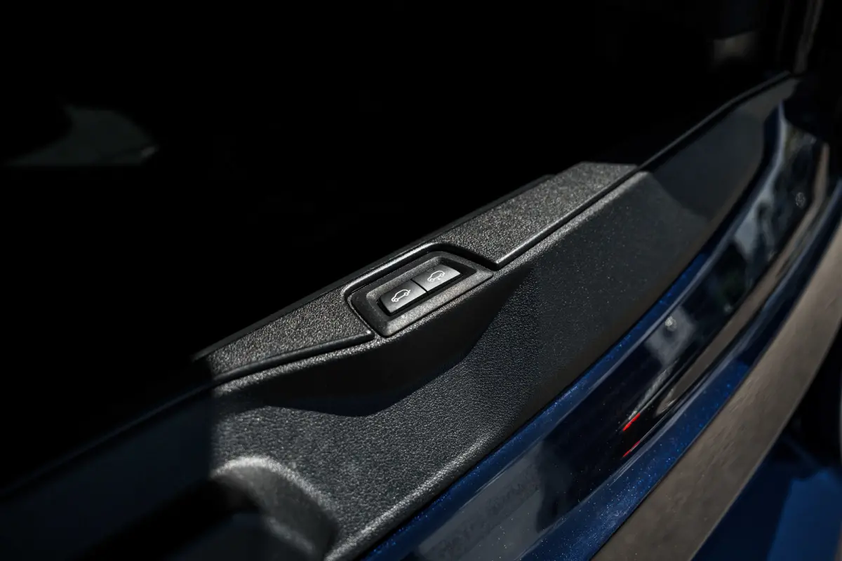 xDrive45e High Executive | Harman Kardon | Luchtvering | Head-Up | Dodehoek | Leer |