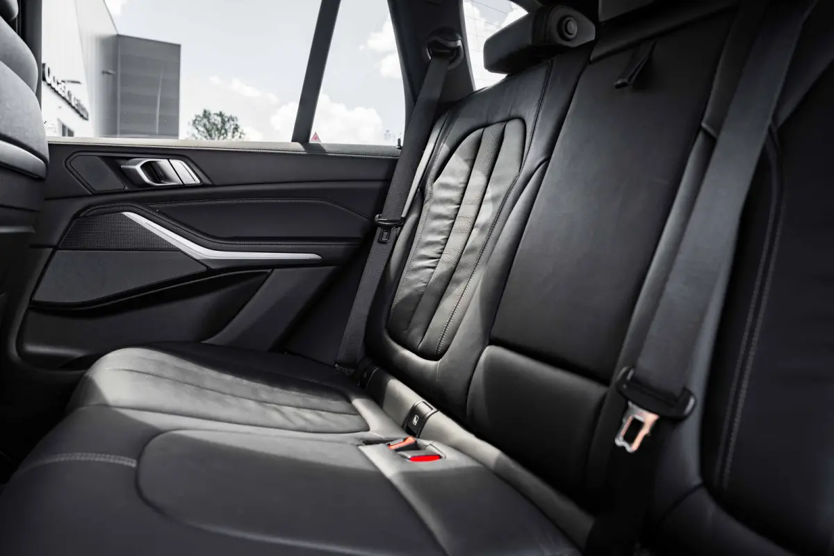 xDrive45e High Executive | Harman Kardon | Luchtvering | Head-Up | Dodehoek | Leer |