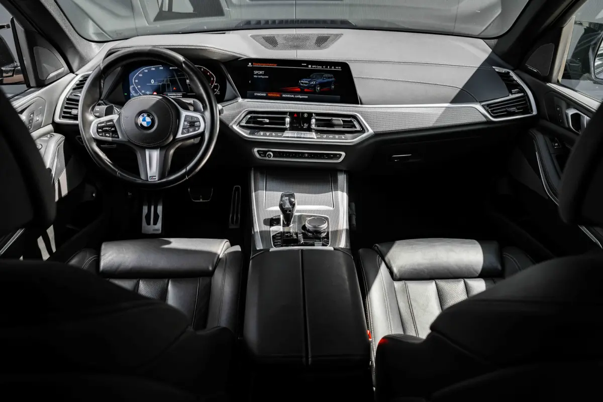 xDrive45e High Executive | Harman Kardon | Luchtvering | Head-Up | Dodehoek | Leer |