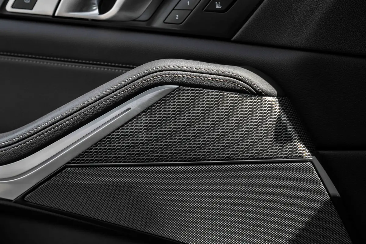 xDrive45e High Executive | Harman Kardon | Luchtvering | Head-Up | Dodehoek | Leer |