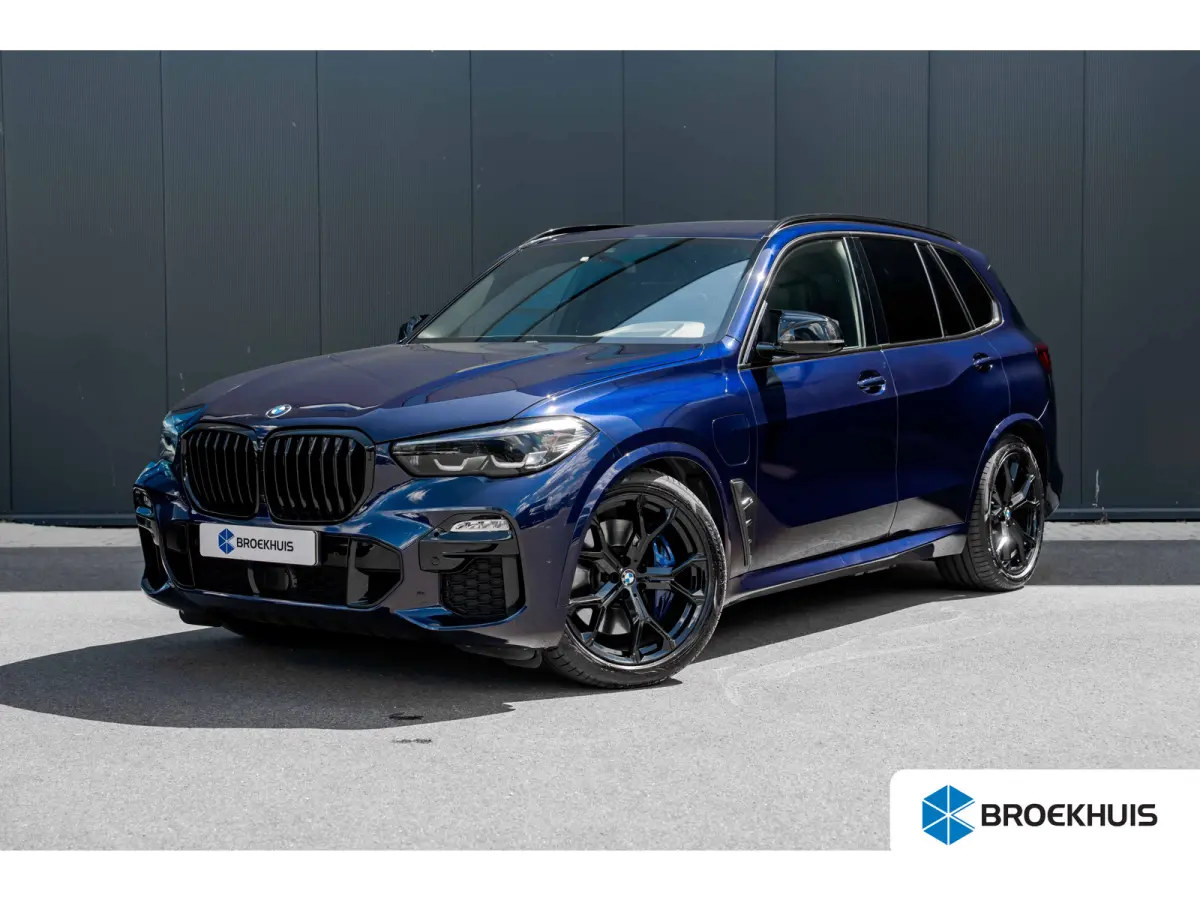 xDrive45e High Executive | Harman Kardon | Luchtvering | Head-Up | Dodehoek | Leer |
