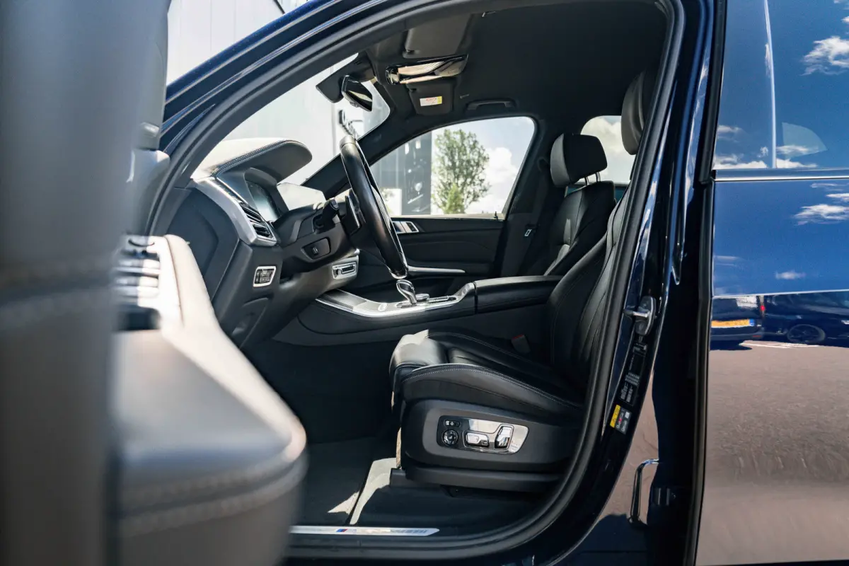 xDrive45e High Executive | Harman Kardon | Luchtvering | Head-Up | Dodehoek | Leer |