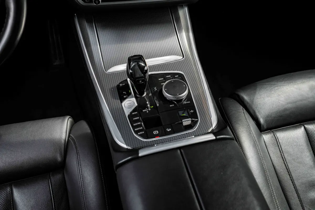 xDrive45e High Executive | Harman Kardon | Luchtvering | Head-Up | Dodehoek | Leer |