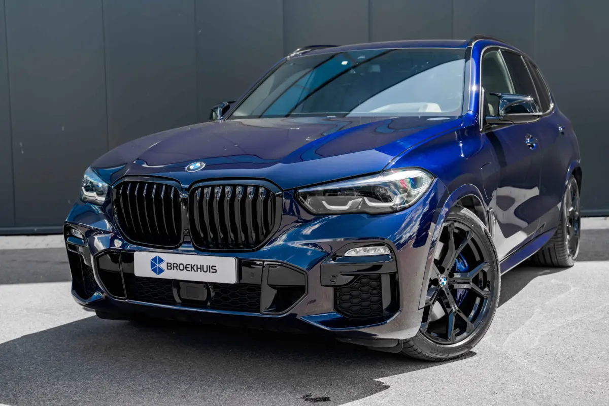 xDrive45e High Executive | Harman Kardon | Luchtvering | Head-Up | Dodehoek | Leer |