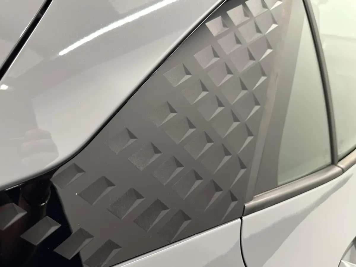 62kWh Business Plus 150KW CARPLAY CRUISE NAVI.