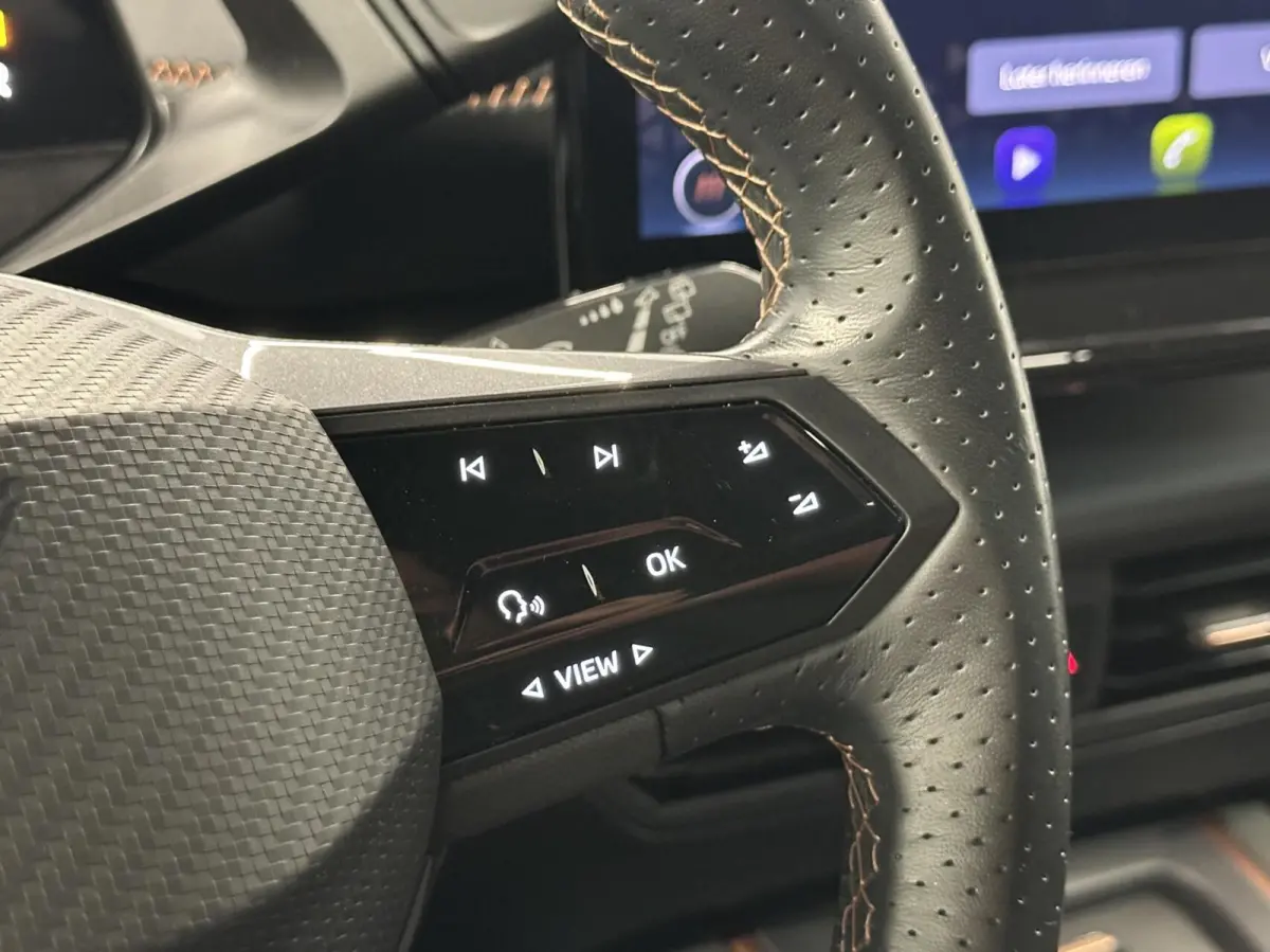 62kWh Business Plus 150KW CARPLAY CRUISE NAVI.