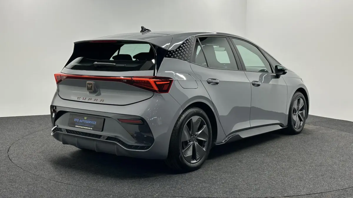 62kWh Business Plus 150KW CARPLAY CRUISE NAVI.