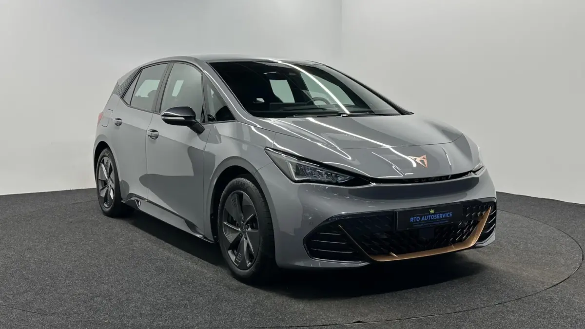 62kWh Business Plus 150KW CARPLAY CRUISE NAVI.