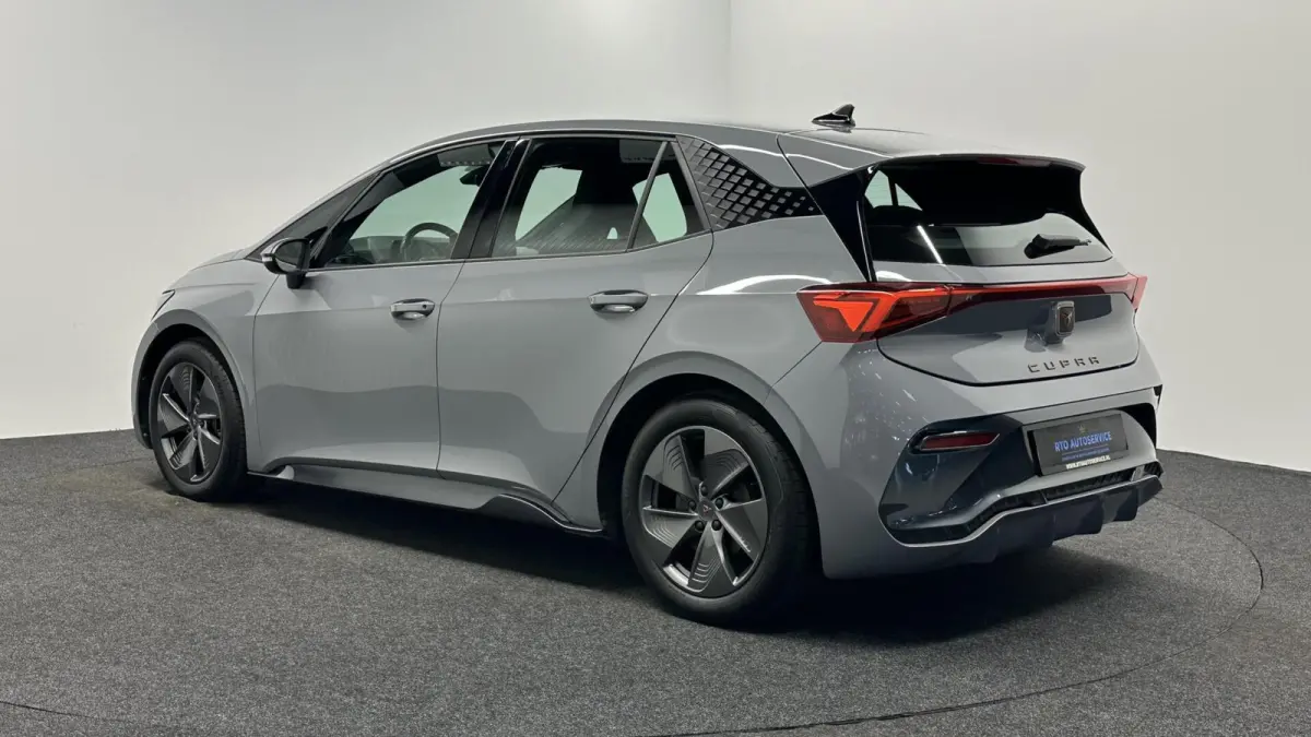 62kWh Business Plus 150KW CARPLAY CRUISE NAVI.
