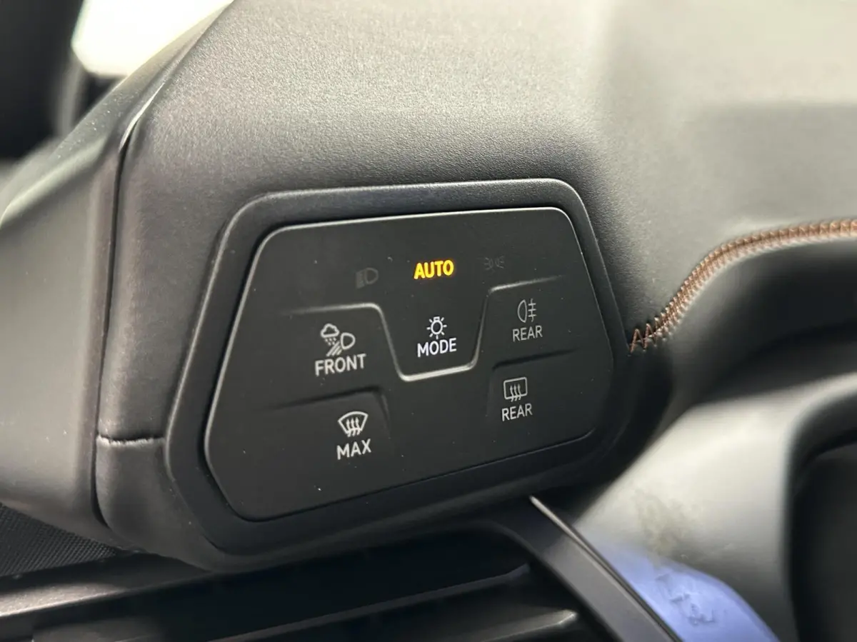 62kWh Business Plus 150KW CARPLAY CRUISE NAVI.