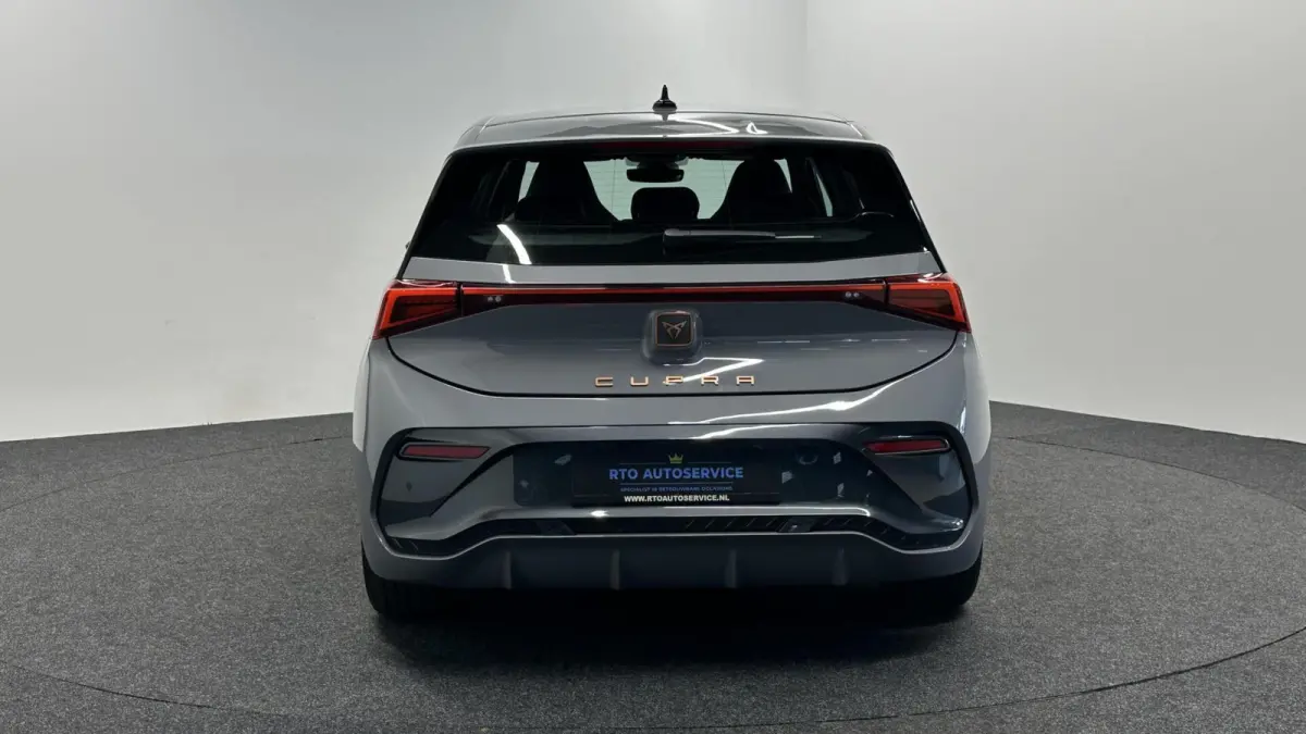 62kWh Business Plus 150KW CARPLAY CRUISE NAVI.