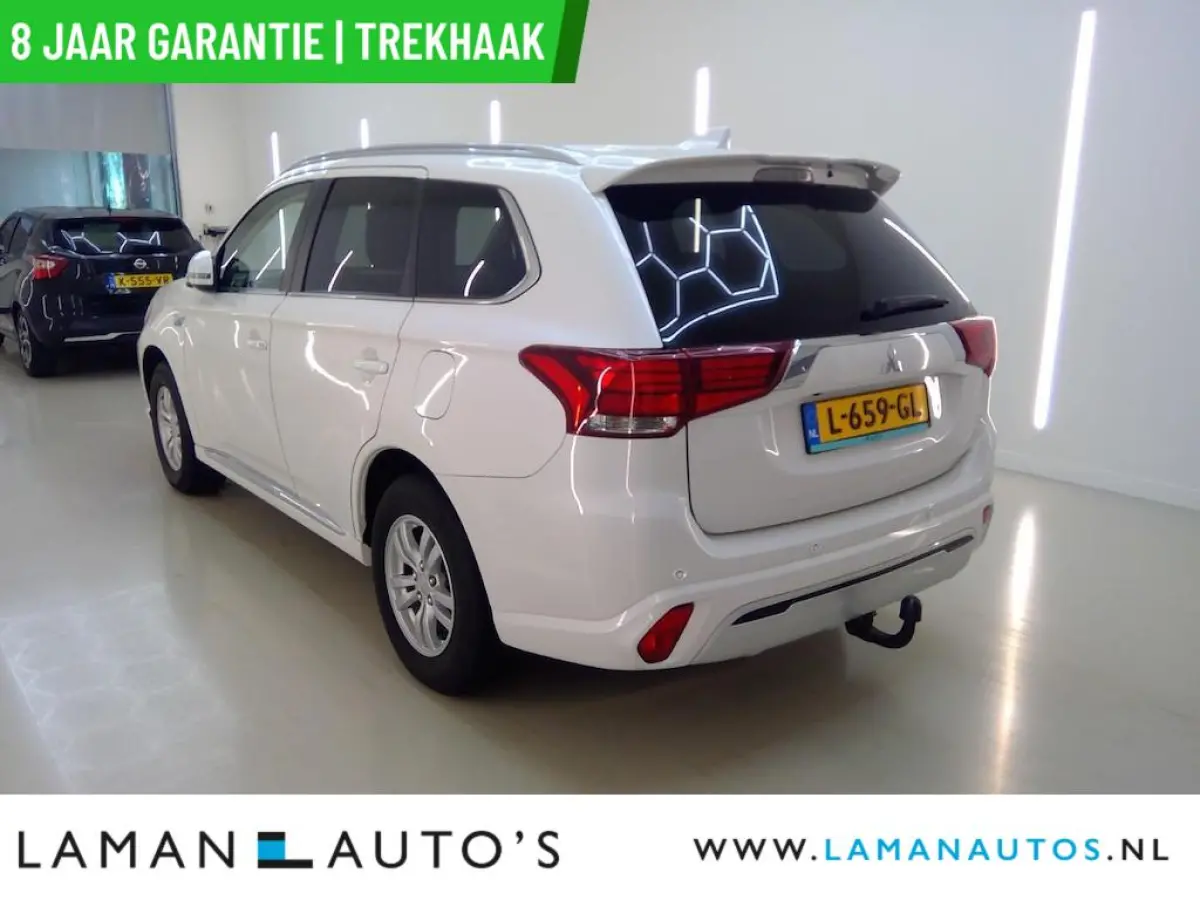 2.4 PHEV AWD Pure | CarPlay Trekhaak ECC 16" LMV Parelmoer | PHEV Voorschoten