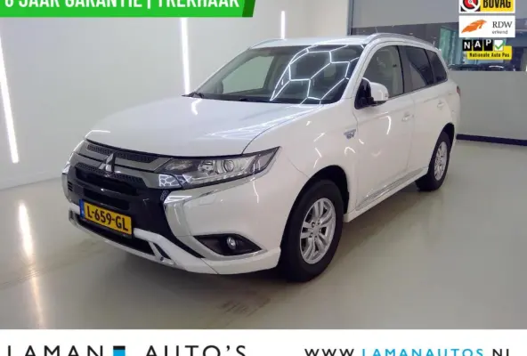 2.4 PHEV AWD Pure | CarPlay Trekhaak ECC 16" LMV Parelmoer | PHEV Voorschoten