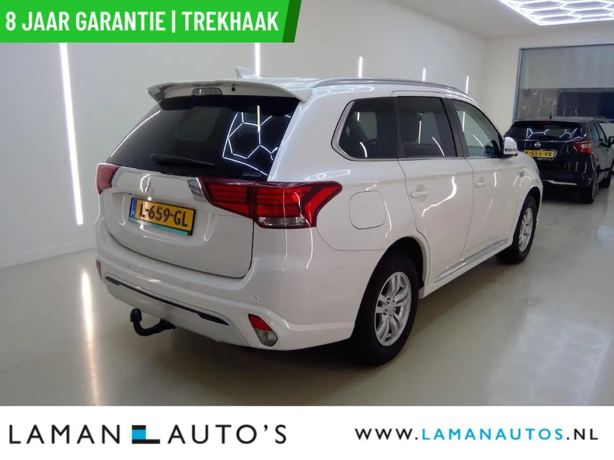 2.4 PHEV AWD Pure | CarPlay Trekhaak ECC 16" LMV Parelmoer | PHEV Voorschoten