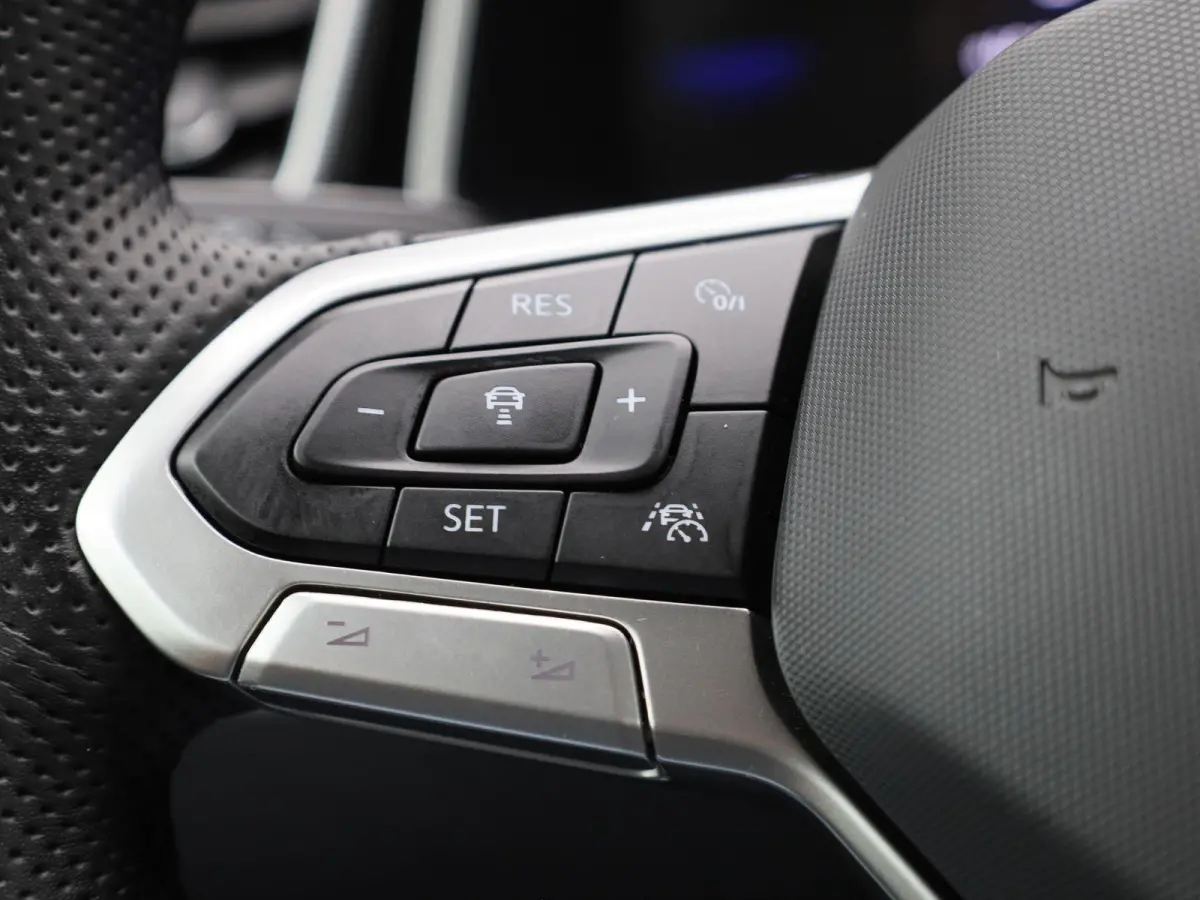 1.5 TSI R-Line 150 PK| Trekhaak | Navigatie | Stoelverwarming | Dodehoekdetectie | Parkeersensoren | Stuurwielverwarming